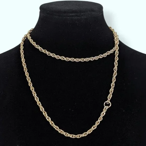 (2/$20) Vintage Infinity Gold Tone Rope Chain - Picture 3 of 4